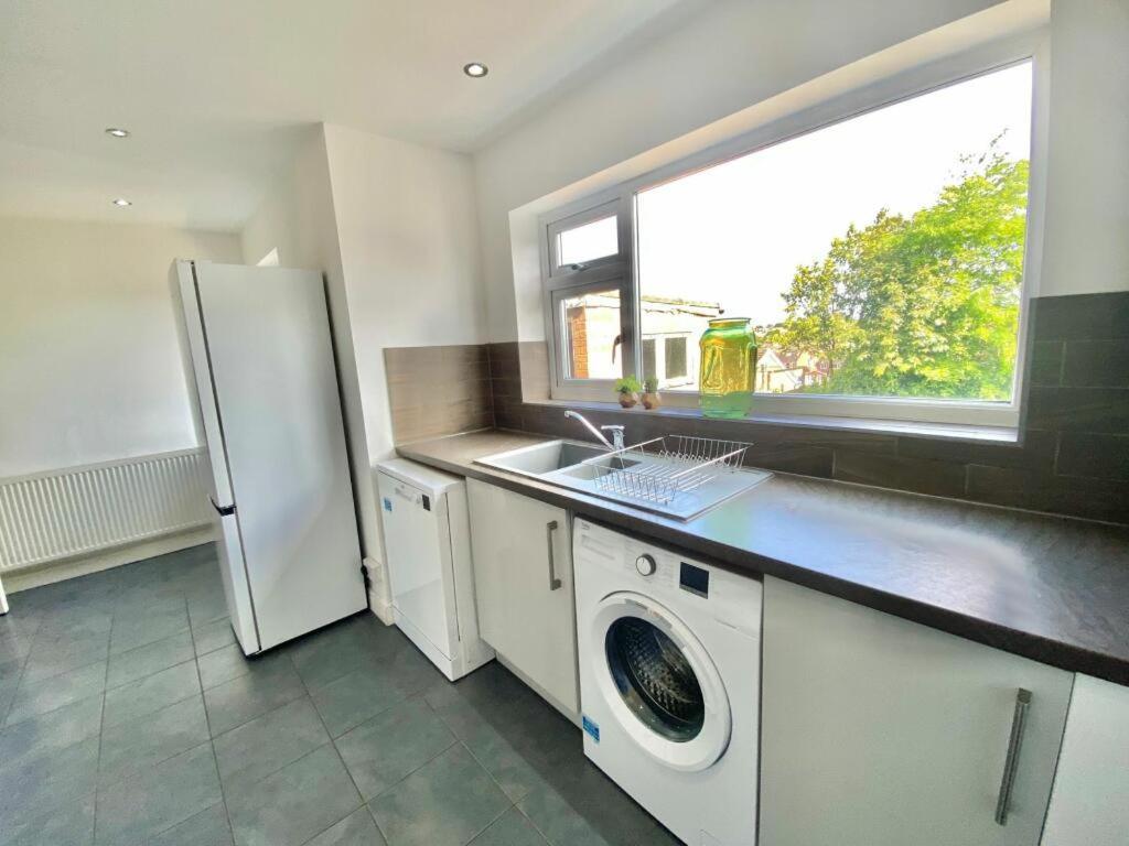 Coventry Huge 4Bed 2Bath Private Parking Nec By Empower Homes 外观 照片
