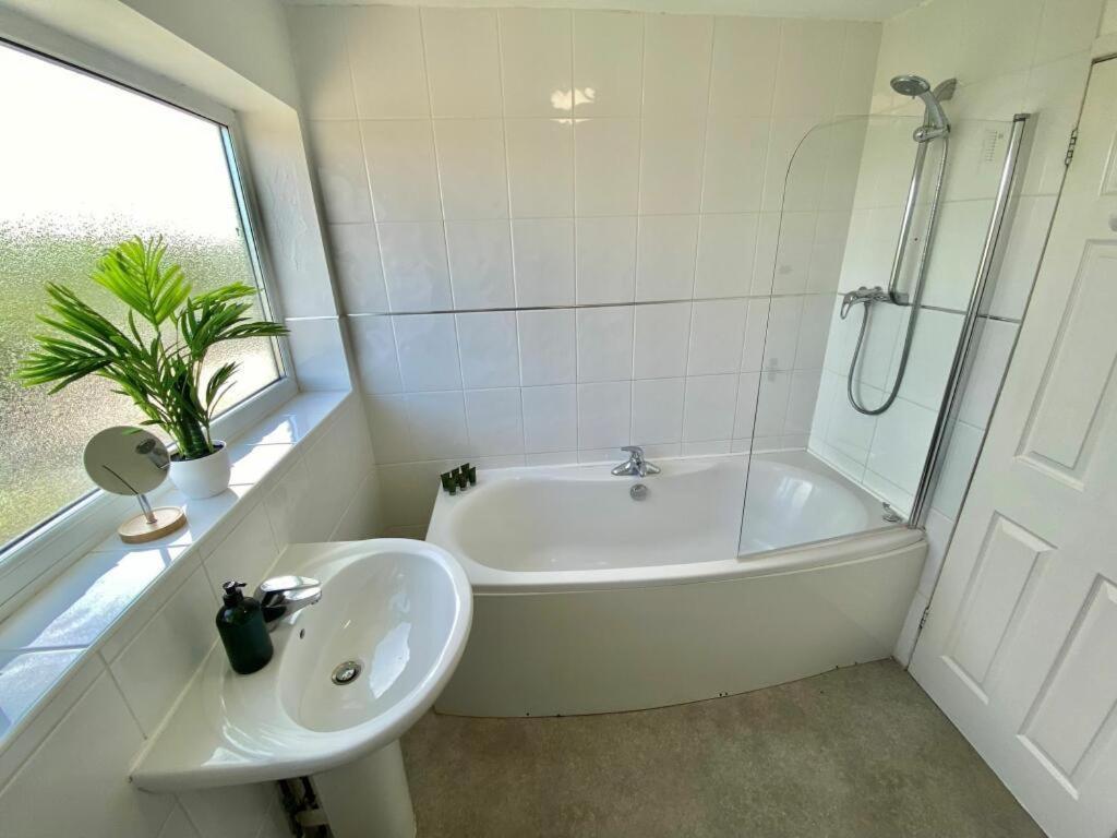 Coventry Huge 4Bed 2Bath Private Parking Nec By Empower Homes 外观 照片