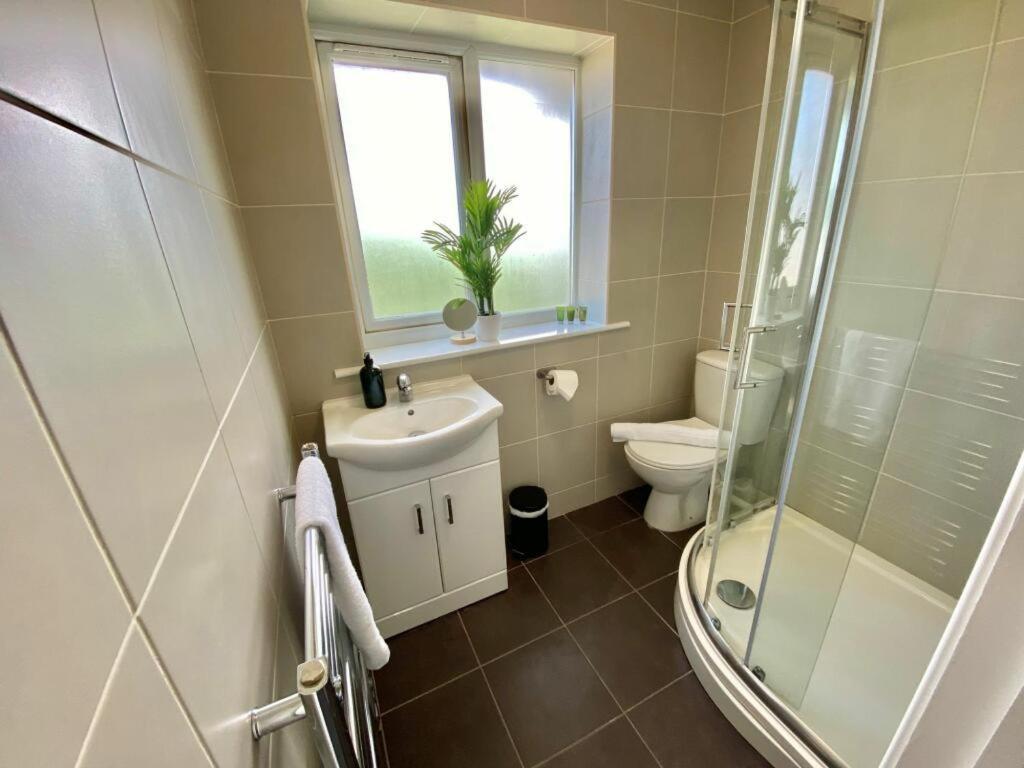 Coventry Huge 4Bed 2Bath Private Parking Nec By Empower Homes 外观 照片